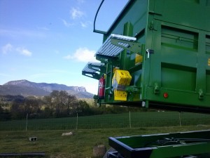 Remolque agrícola de 2 ejes detalle balcón