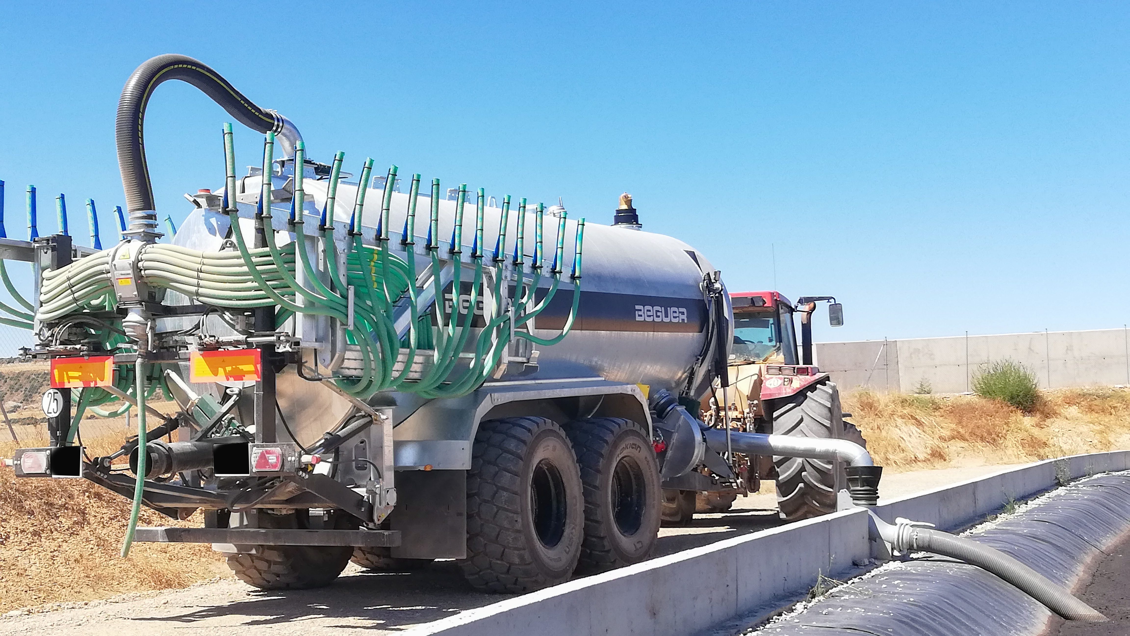 Cisterna de purín Beguer de 24.000 litros
